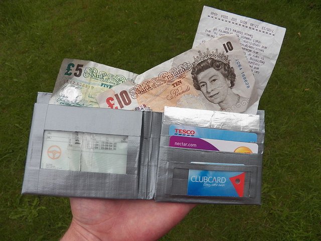 The pound in your pocket pic by Wikitropia