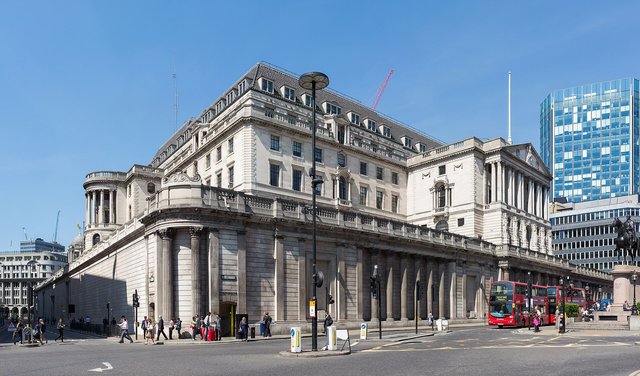 The Bank of England – imposing and featureless (photo by Diliff)