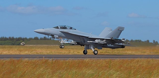 Boeing FA-18 photo by Slauger